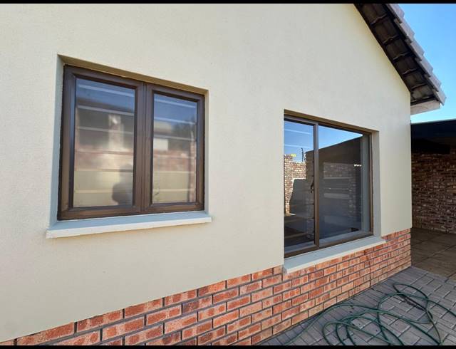 3 BEDROOM SECTIONAL TITLE FOR SALE IN WATERVAL EAST